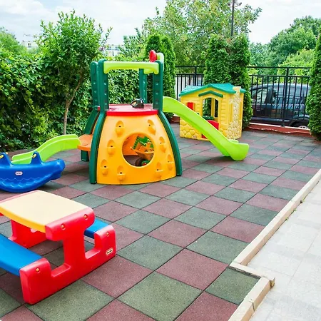 Lev Apartman *