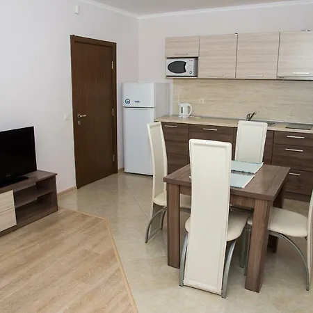 Lev Апартаменты Равда