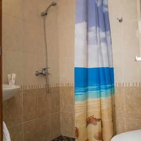 Апартаменты Lev Равда