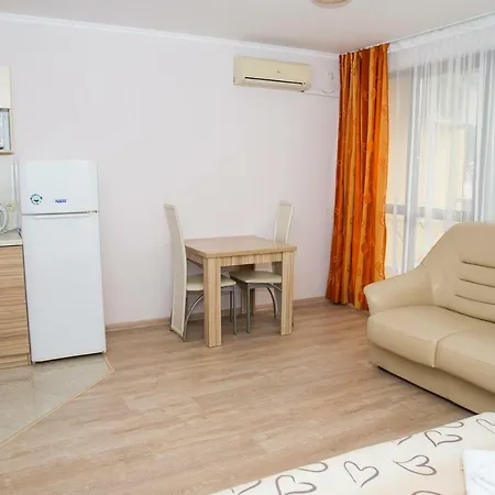 Apartment Lev Ravda