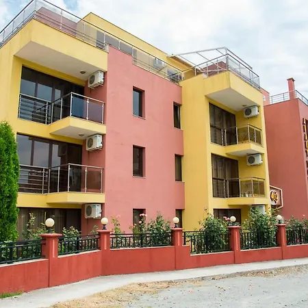 Apartment Lev *