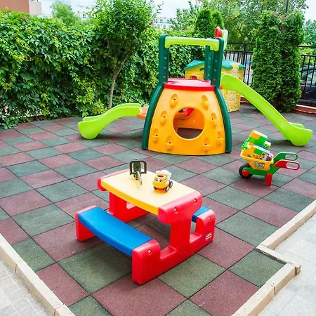 Апартаменты Lev Равда