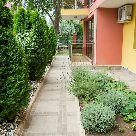 Apartment Lev *