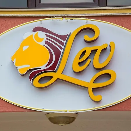 Lev * Ravda